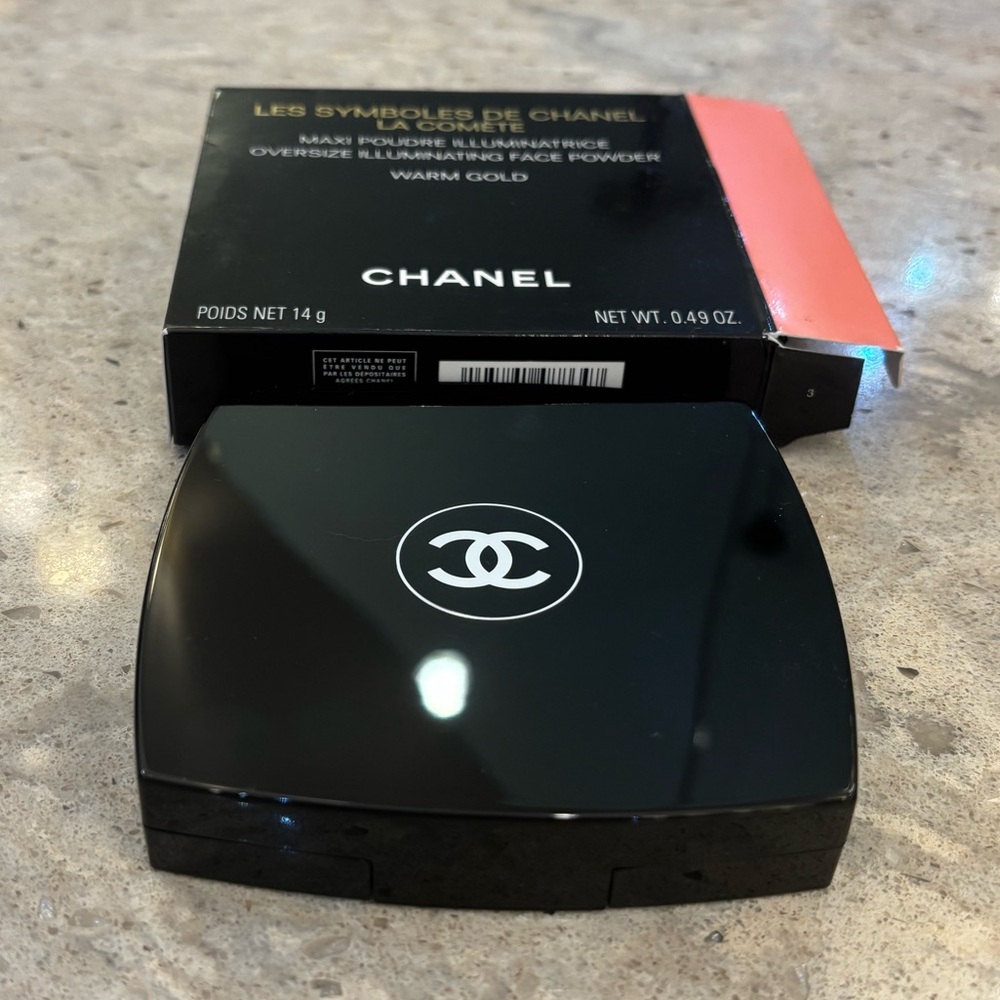 Chanel Illuminating Powder - Picture 6 of 10